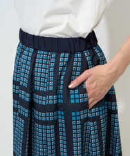 PZHGD14360 GEORGES RECH(ジョルジュ・レッシュ)  [日本製/セットアップ対応]ジオメトリックスカーフ柄スカート ネイビー系