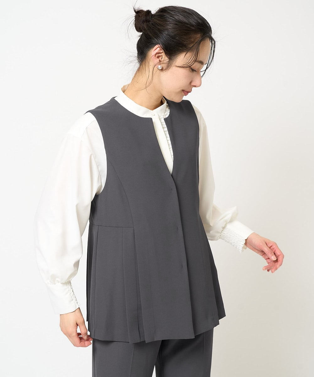PZJEB02330 GEORGES RECH(ジョルジュ・レッシュ)  [セットアップ対応]スリットネックプリーツジレ ブラック