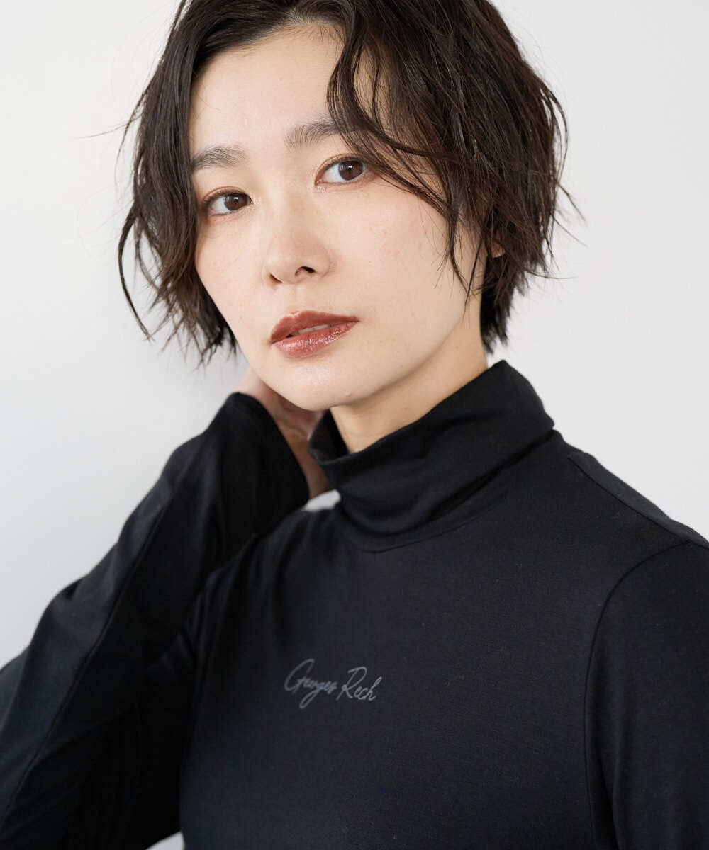 PZKCD63130 GEORGES RECH(ジョルジュ・レッシュ) ベアテンジャージーハイネックロゴカットソー ライトグレー