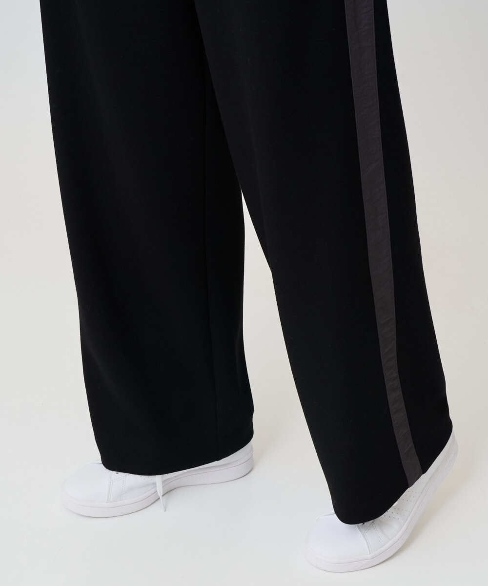PZQAD01250 GEORGES RECH(ジョルジュ・レッシュ) ストレッチダンボールストレートワイドパンツ ブラック