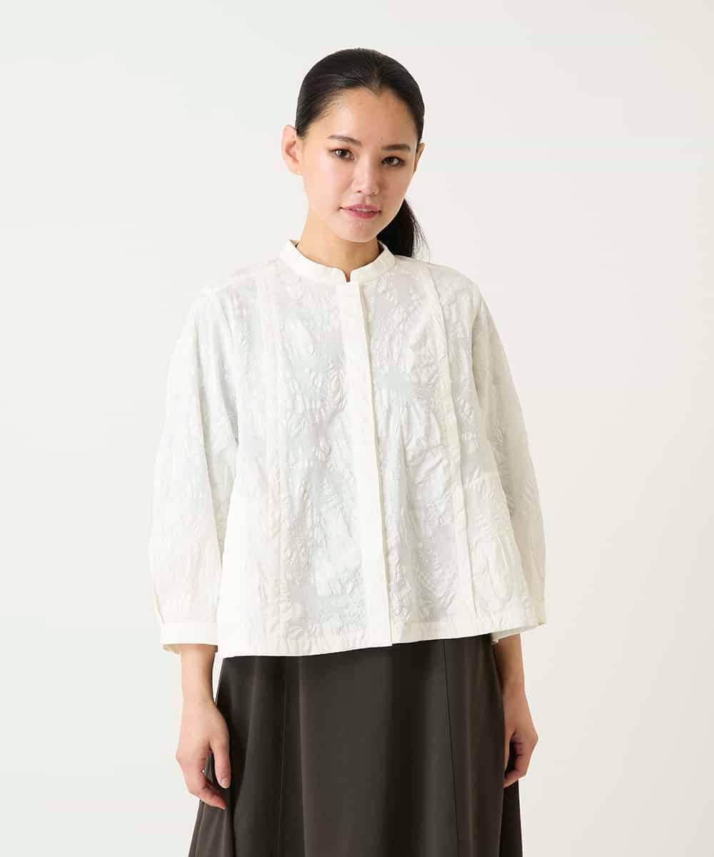 R6BFD25270 HIROKO BIS(小さいサイズ)(メゾン ドゥ サンク) 【小さいサイズ】ボタニカルモチーフショートブラウス ホワイト