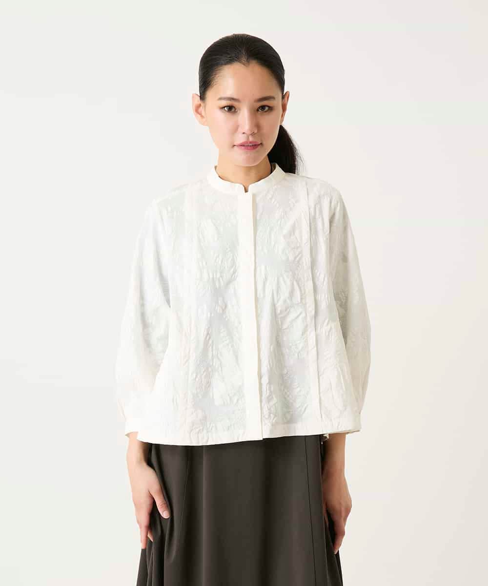 R6BFD25270 HIROKO BIS(小さいサイズ)(メゾン ドゥ サンク) 【小さいサイズ】ボタニカルモチーフショートブラウス ホワイト