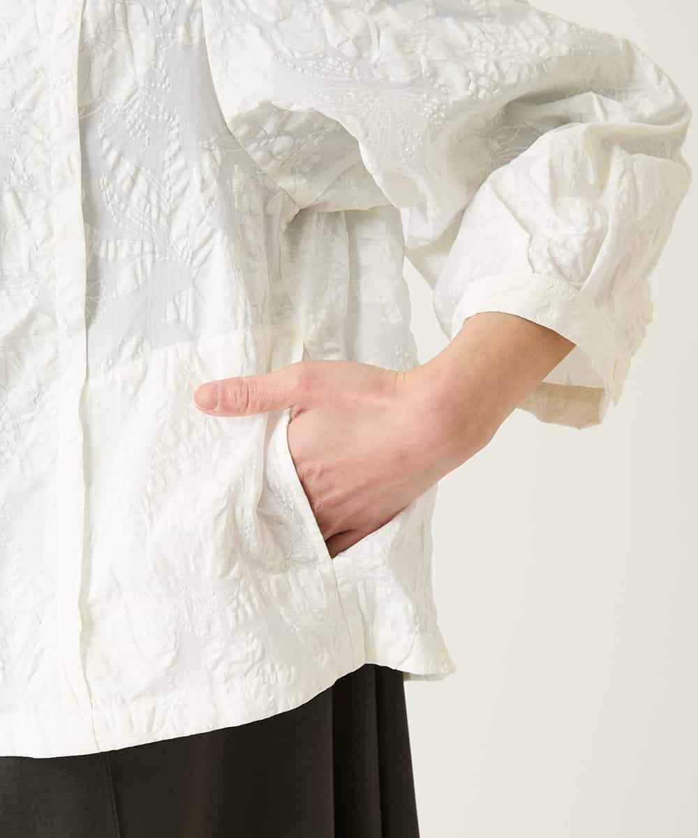 R6BFD25270 HIROKO BIS(小さいサイズ)(メゾン ドゥ サンク) 【小さいサイズ】ボタニカルモチーフショートブラウス ホワイト