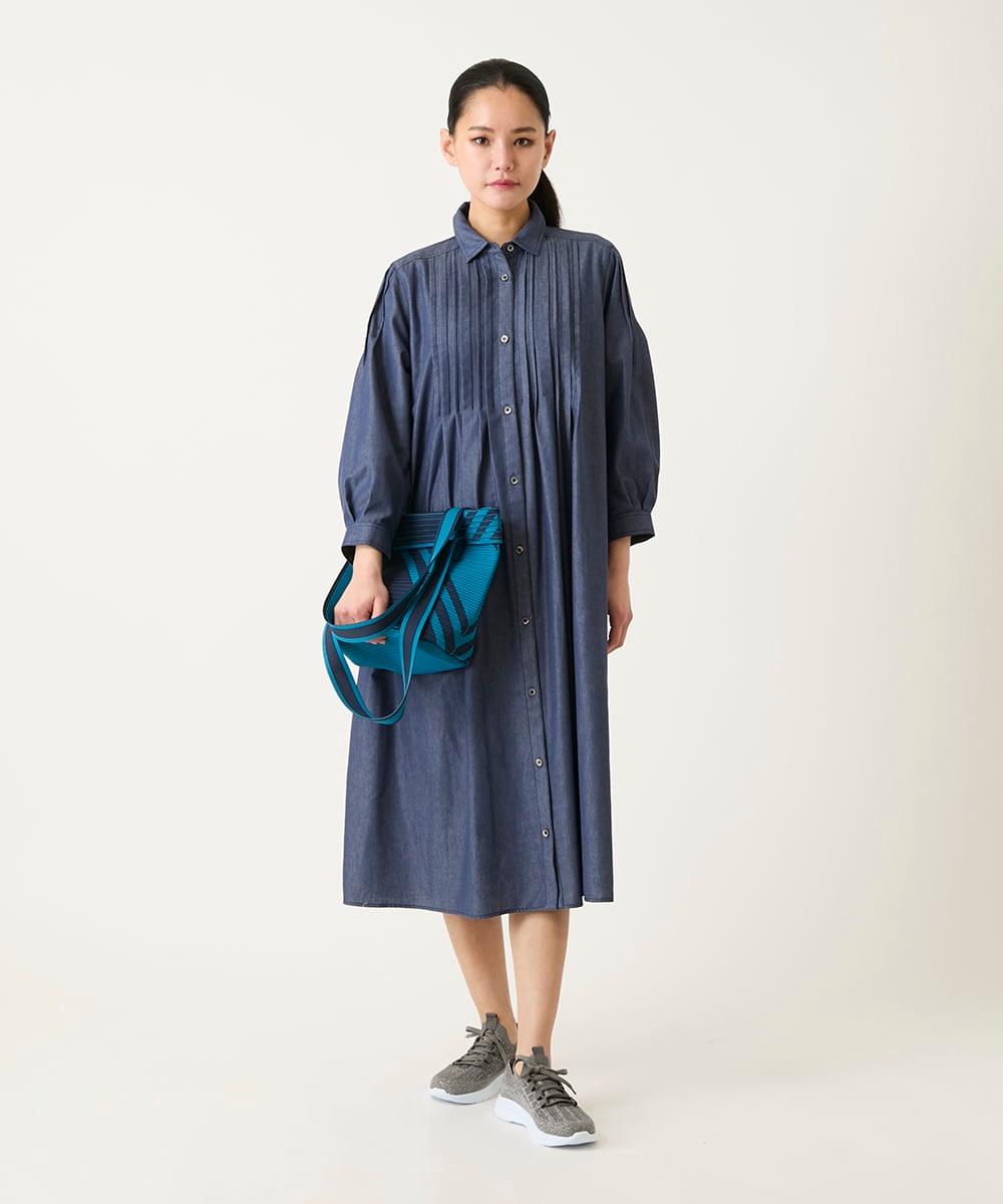 R6EFD41330 HIROKO BIS(小さいサイズ)(メゾン ドゥ サンク) 【小さいサイズ】ピンタックデザインダンガリーワンピース ネイビー