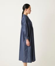 R6EFD41330 HIROKO BIS(小さいサイズ)(メゾン ドゥ サンク) 【小さいサイズ】ピンタックデザインダンガリーワンピース ネイビー