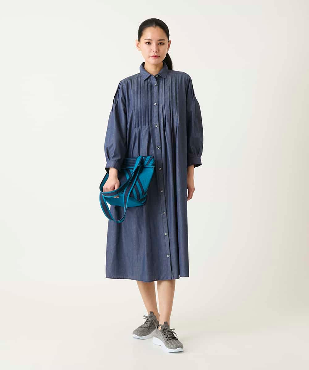 R6EFD41330 HIROKO BIS(小さいサイズ)(メゾン ドゥ サンク) 【小さいサイズ】ピンタックデザインダンガリーワンピース ネイビー