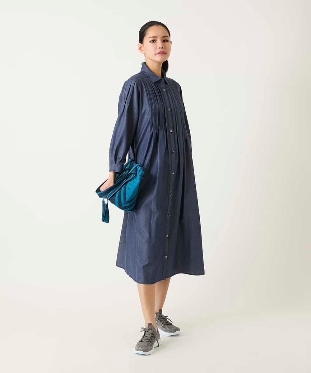 R6EFD41330 HIROKO BIS(小さいサイズ)(メゾン ドゥ サンク) 【小さいサイズ】ピンタックデザインダンガリーワンピース ネイビー