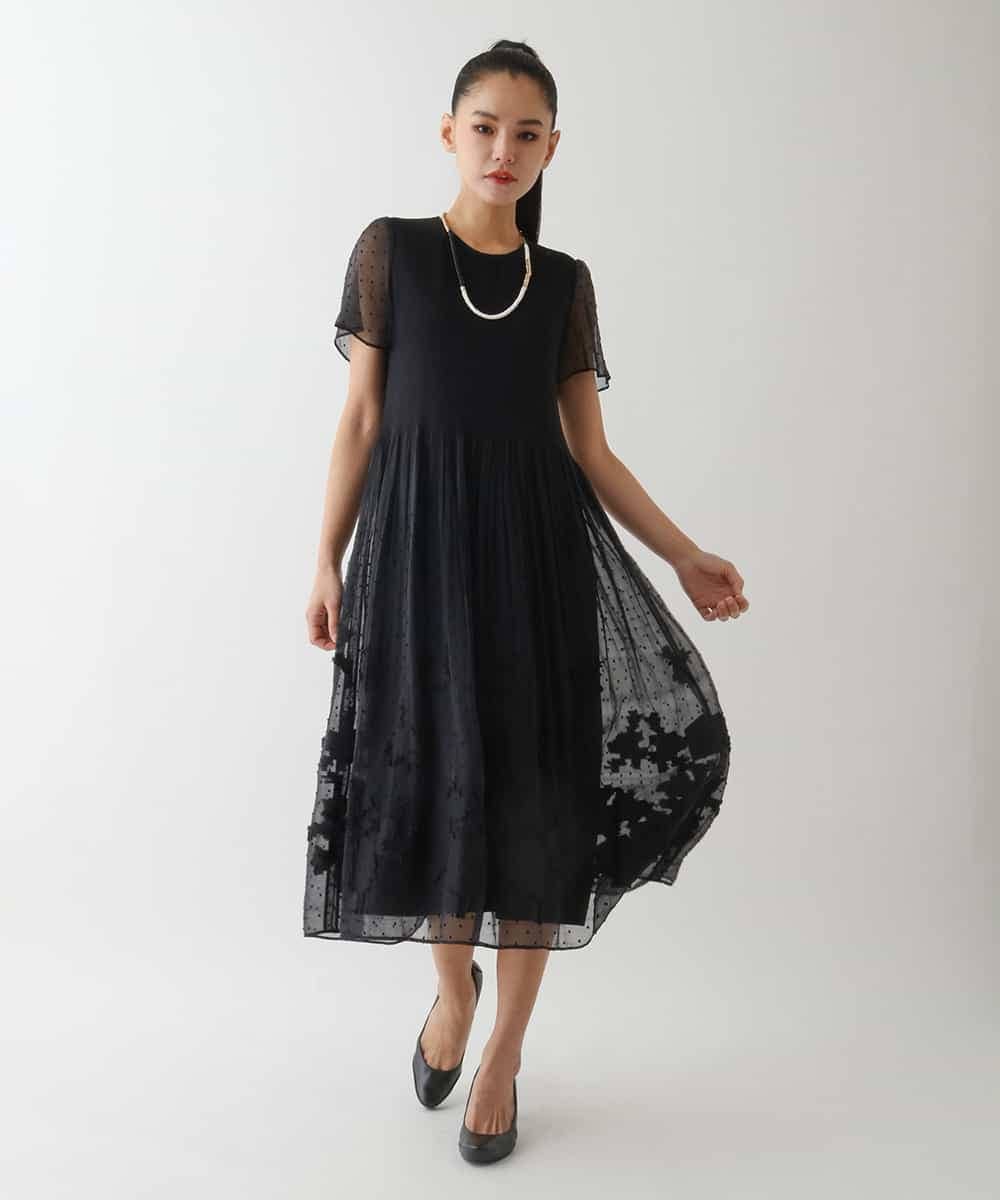 R6EGA32530 HIROKO BIS(小さいサイズ)(メゾン ドゥ サンク) 【小さいサイズ】ドットフラワーシャーリング切り替えワンピース ブラック