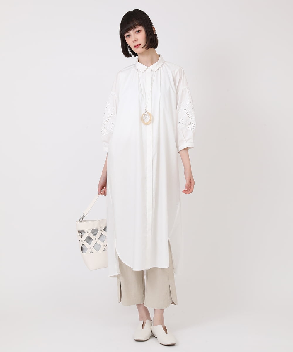 R6EHV21330 HIROKO BIS(小さいサイズ)(メゾン ドゥ サンク) 【小さいサイズ】刺繍スリーブデザインシャツワンピース ホワイト
