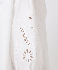 R6EHV21330 HIROKO BIS(小さいサイズ)(メゾン ドゥ サンク) 【小さいサイズ】刺繍スリーブデザインシャツワンピース ホワイト