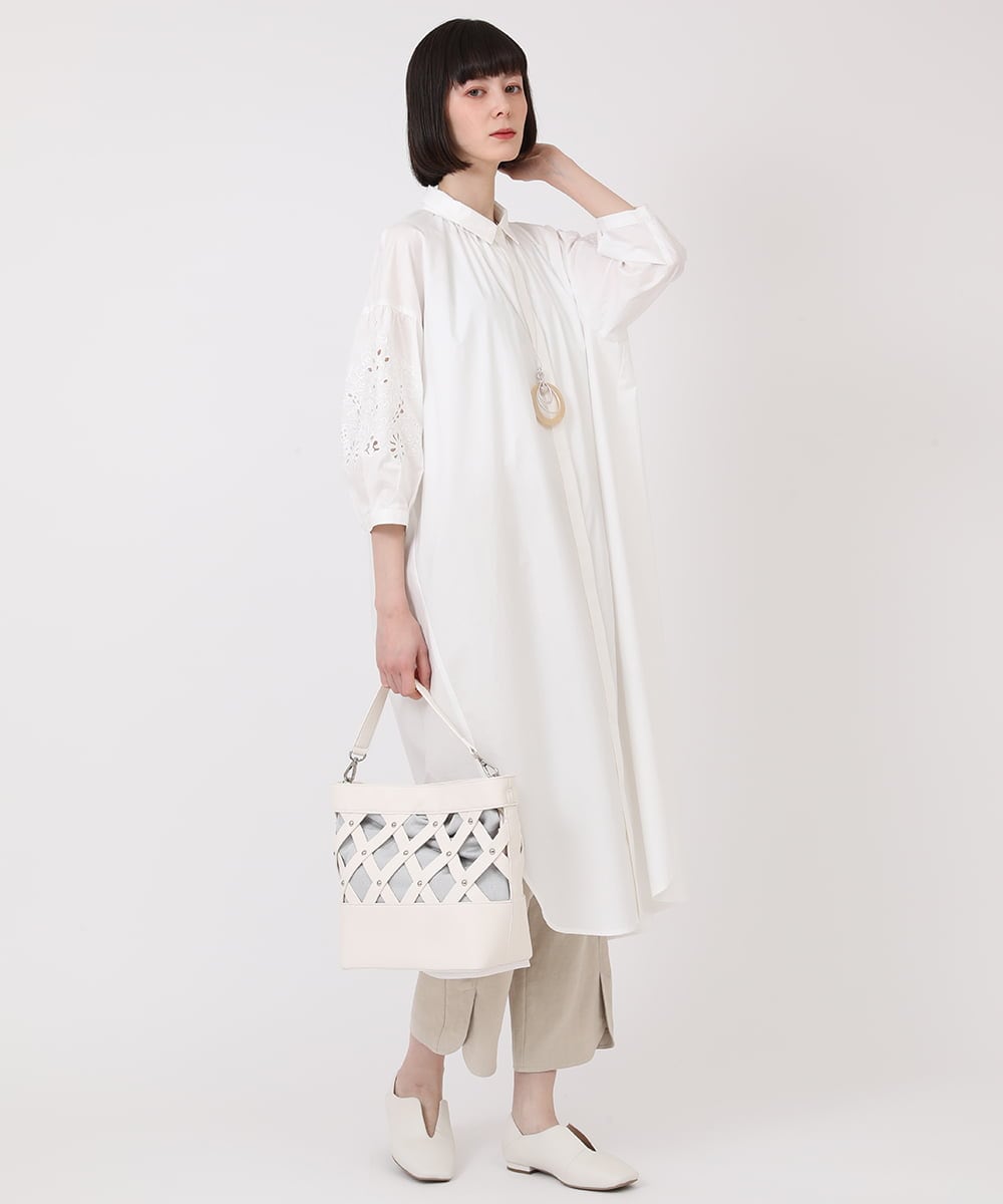 R6EHV21330 HIROKO BIS(小さいサイズ)(メゾン ドゥ サンク) 【小さいサイズ】刺繍スリーブデザインシャツワンピース ホワイト