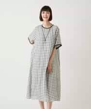 R6EIE11390 HIROKO BIS(小さいサイズ)(メゾン ドゥ サンク) 【小さいサイズ】サッカーチェック半袖ワンピース ホワイト