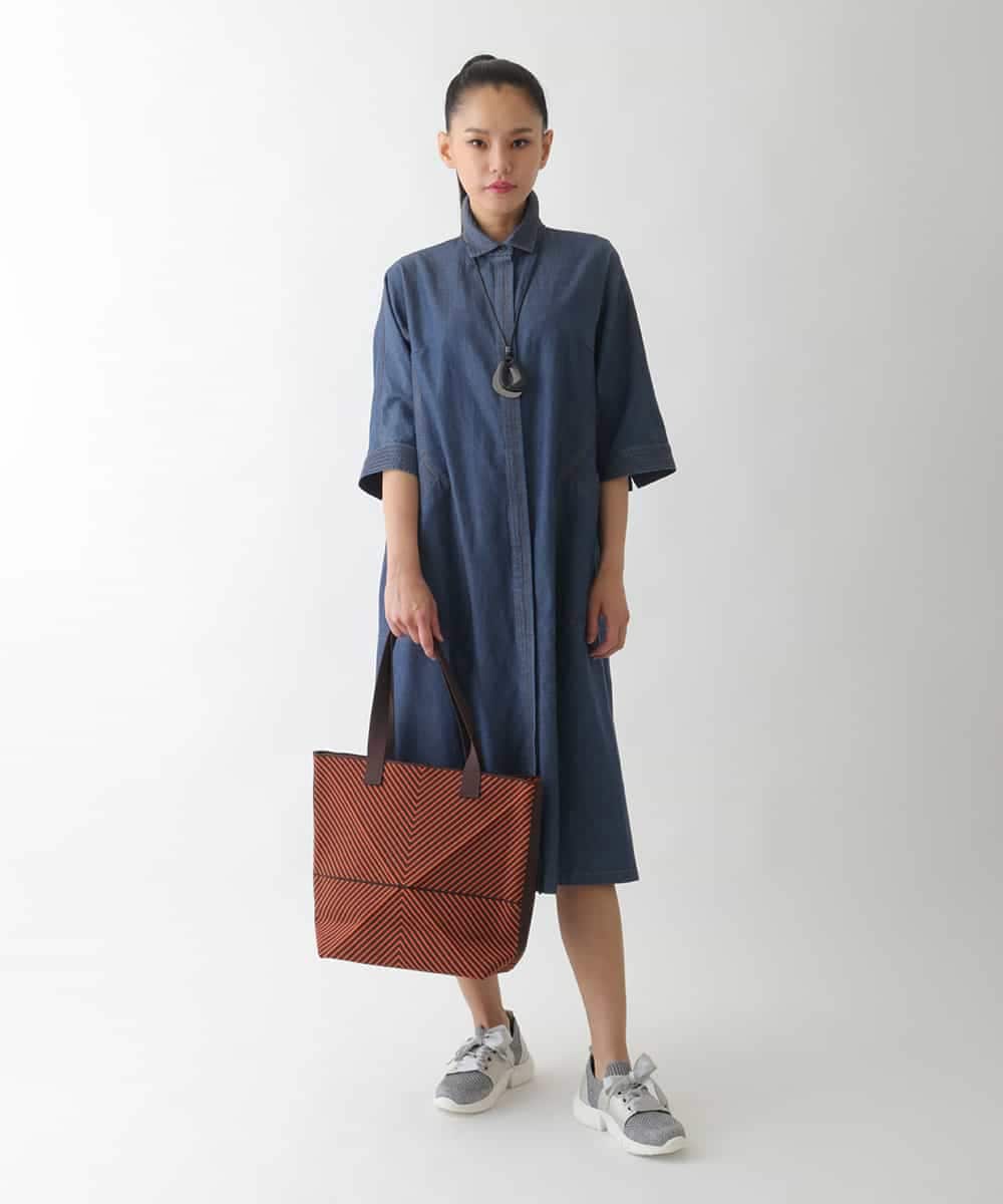 R6EJB02360 HIROKO BIS(小さいサイズ)(メゾン ドゥ サンク) 【小さいサイズ】ステッチポイントデニムワンピース ネイビー
