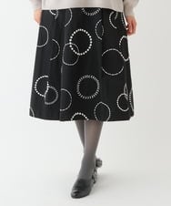 R6HAU26330 HIROKO BIS(小さいサイズ)(メゾン ドゥ サンク) 【小さいサイズ/洗える】サークル刺繍フレアスカート ブラック