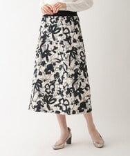 R6HAV45330 HIROKO BIS(小さいサイズ)(メゾン ドゥ サンク) 【小さいサイズ/洗える】フクレジャカードフラワープリントスカート ベージュ系