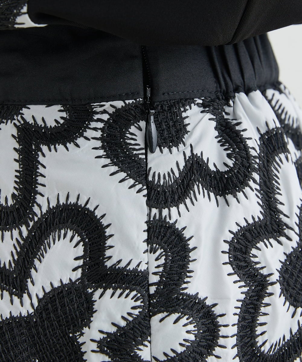 R6HJQ22360 HIROKO BIS(小さいサイズ)(メゾン ドゥ サンク) 【小さいサイズ】フラワー刺繍スカート ホワイト