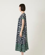 R6PIE06360 HIROKO BIS(小さいサイズ)(メゾン ドゥ サンク) 【小さいサイズ】グラフィカルデザインカットソーワンピース グリーン