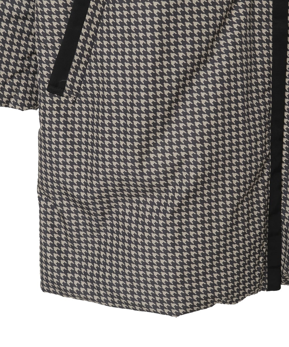 R6UAF01590 HIROKO BIS(小さいサイズ)(メゾン ドゥ サンク) 【小さいサイズ】千鳥プリントテープアクセントダウンコート ブラック