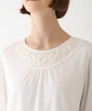 RBKAV05260 HIROKO BIS(ヒロコ ビス) 【洗える】ネックコンシャスデザインカットソー ホワイト