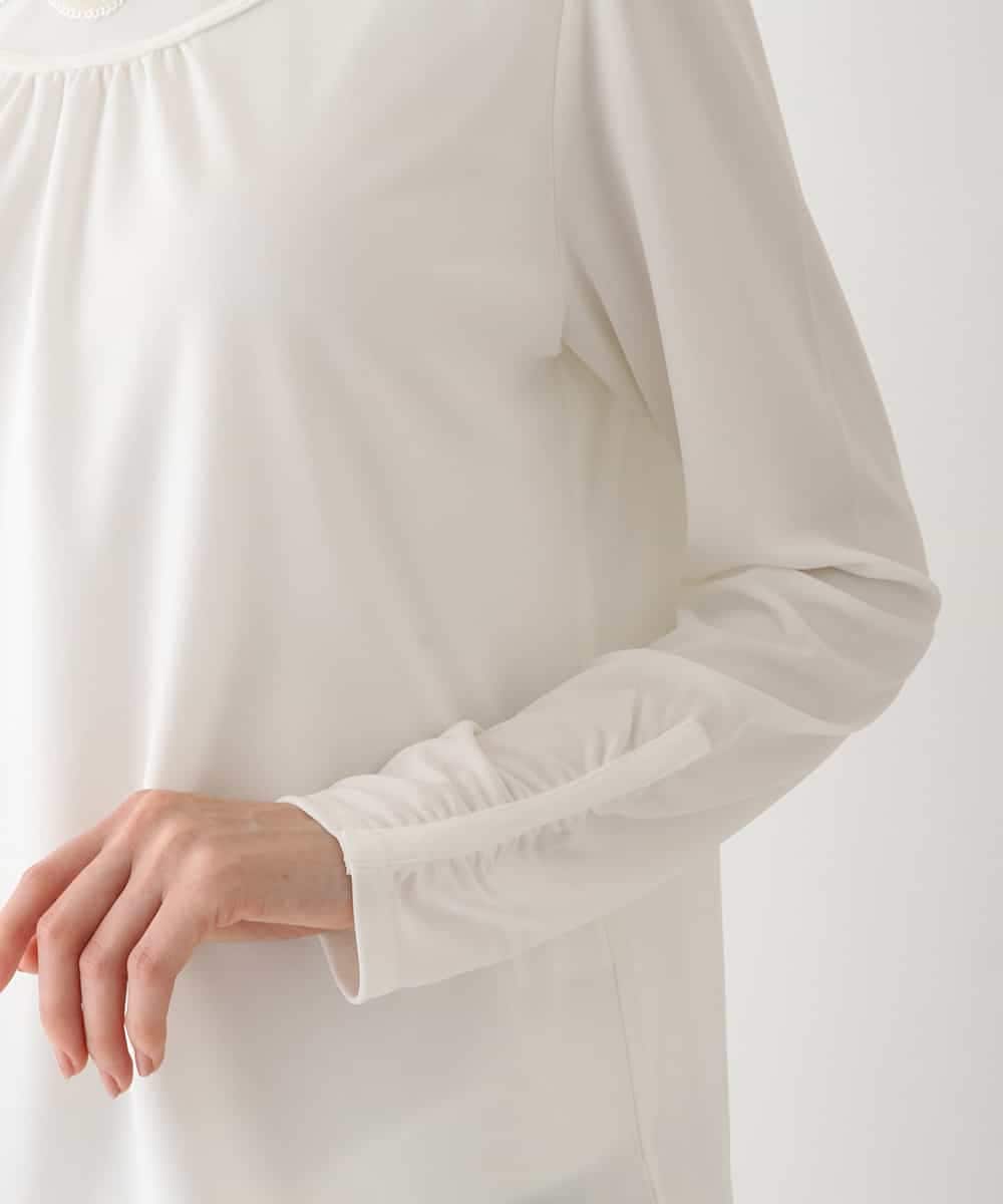 RBKAV05260 HIROKO BIS(ヒロコ ビス) 【洗える】ネックコンシャスデザインカットソー ホワイト