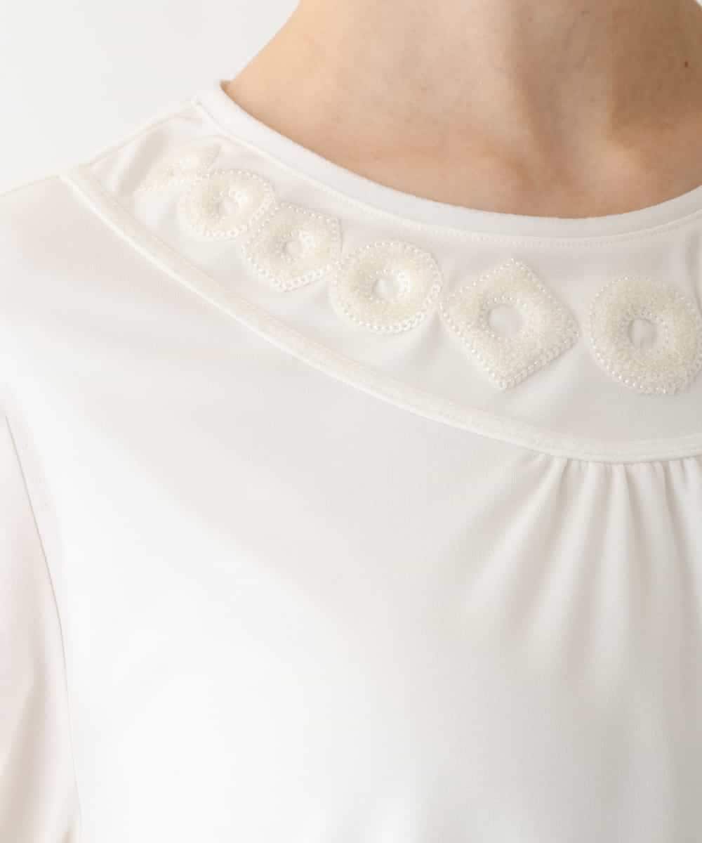 RBKAV05260 HIROKO BIS(ヒロコ ビス) 【洗える】ネックコンシャスデザインカットソー ホワイト