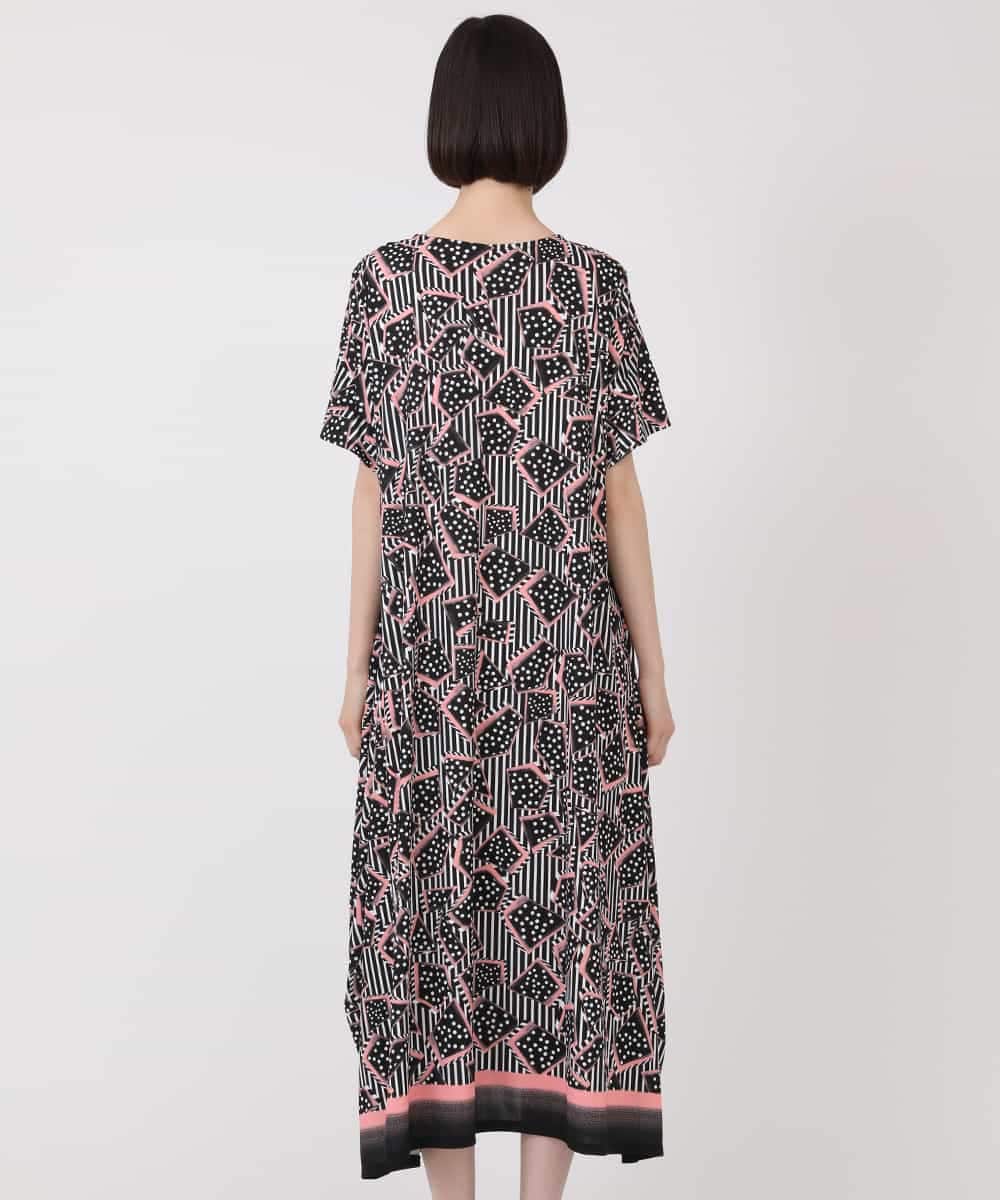 RBPIW31330 HIROKO BIS(ヒロコ ビス) ジオメトリックプリントワンピース /洗濯機で洗える ピンク