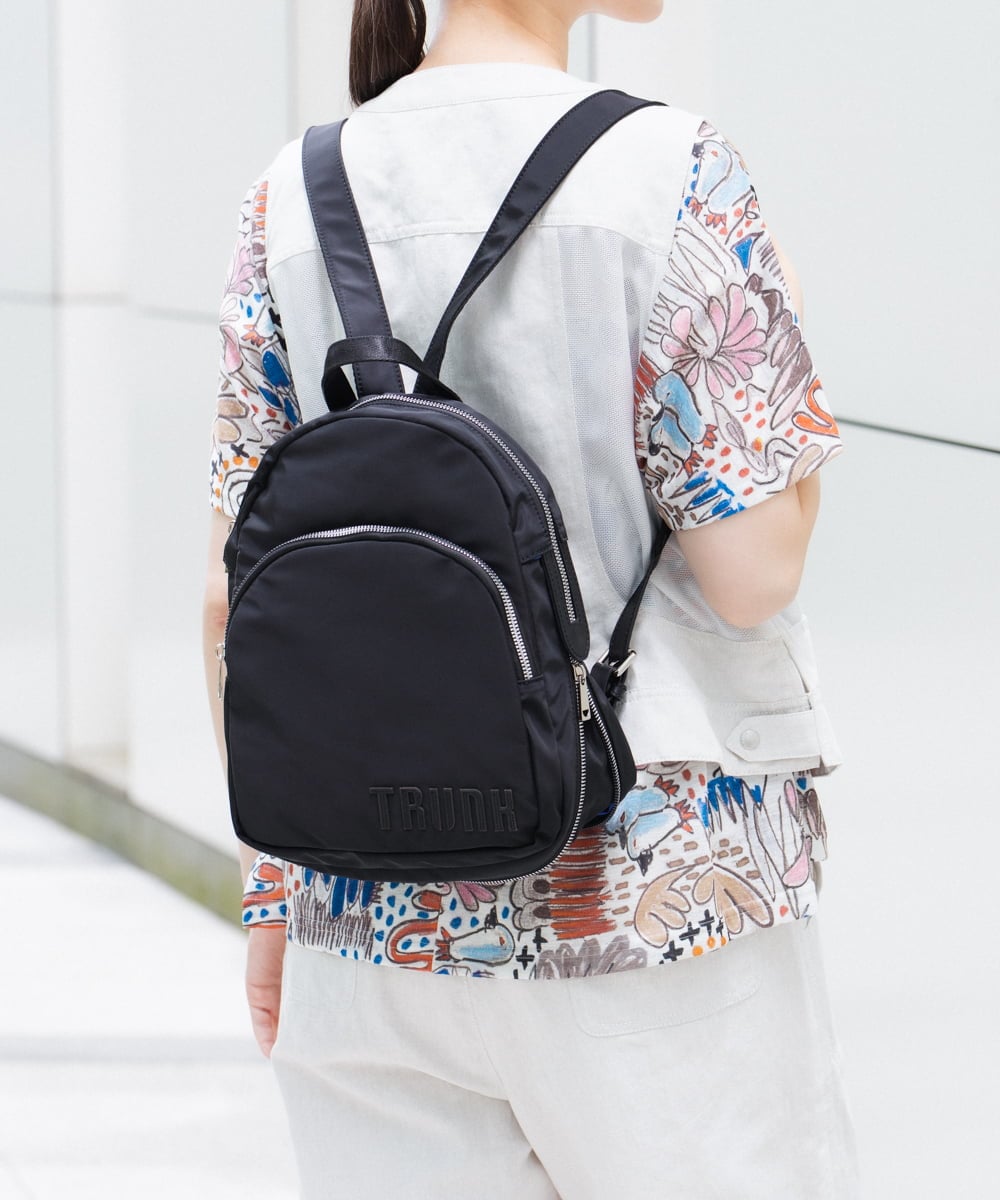 RG5HB01450 TRUNK HIROKO KOSHINO(ヒロココシノ) マイクロタフタコンパクトリュック ブラック