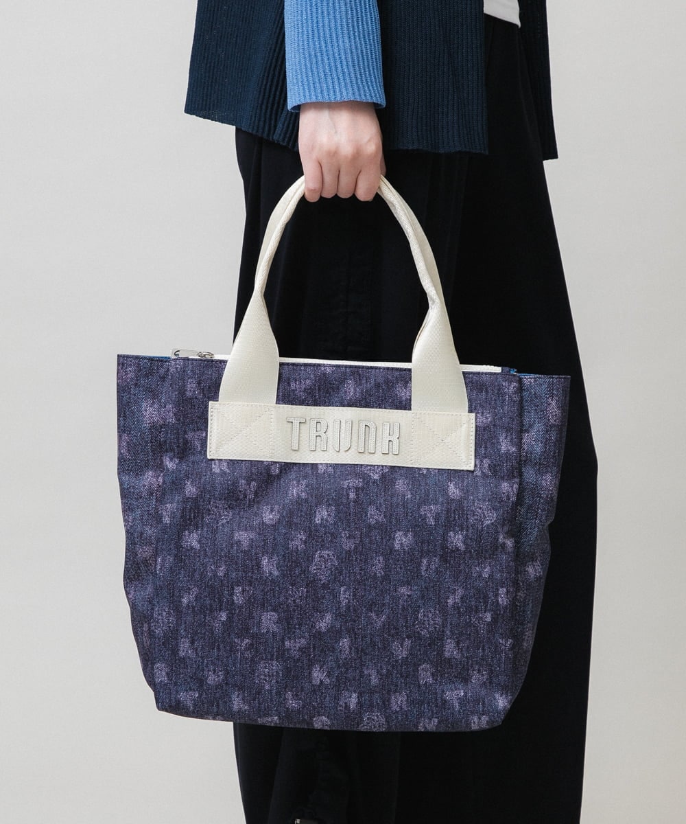 RG5JE01390 TRUNK HIROKO KOSHINO(ヒロココシノ) デニムプリントトートバッグ ネイビー