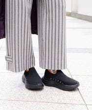 RG6ED11360 TRUNK HIROKO KOSHINO(ヒロココシノ) 【先行予約】ウエーブソールニットスニーカー ブラック