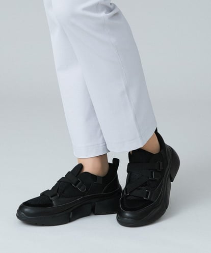 RG6JT01360 TRUNK HIROKO KOSHINO ベルテッドスニーカー