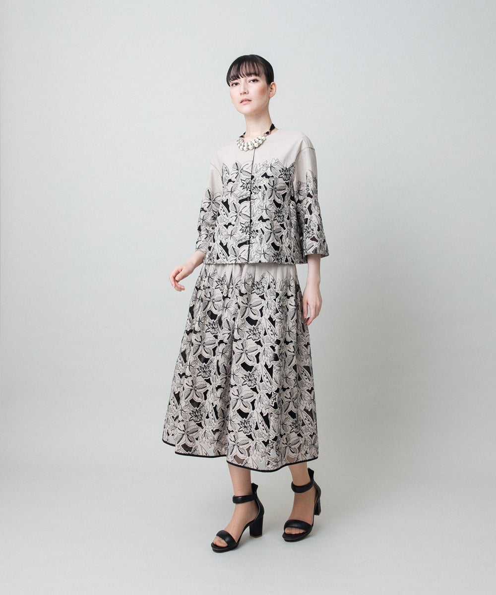 RHBFF11890 HIROKO KOSHINO(ヒロココシノ) カットワークフラワーブラウス /洗える ベージュ