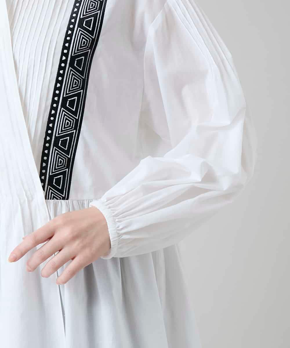 RHBGD04690 HIROKO KOSHINO(ヒロココシノ) 刺繍アクセントカシュクールブラウス/洗える ホワイト