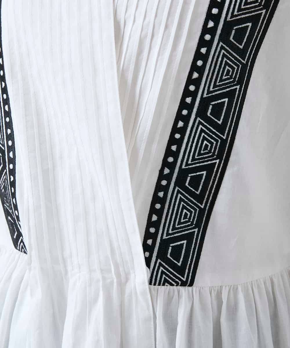 RHBGD04690 HIROKO KOSHINO(ヒロココシノ) 刺繍アクセントカシュクールブラウス/洗える ホワイト