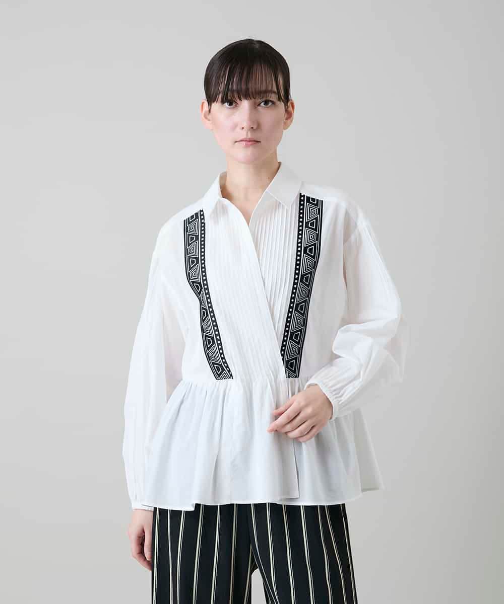 RHBGD04690 HIROKO KOSHINO(ヒロココシノ) 刺繍アクセントカシュクールブラウス/洗える ホワイト