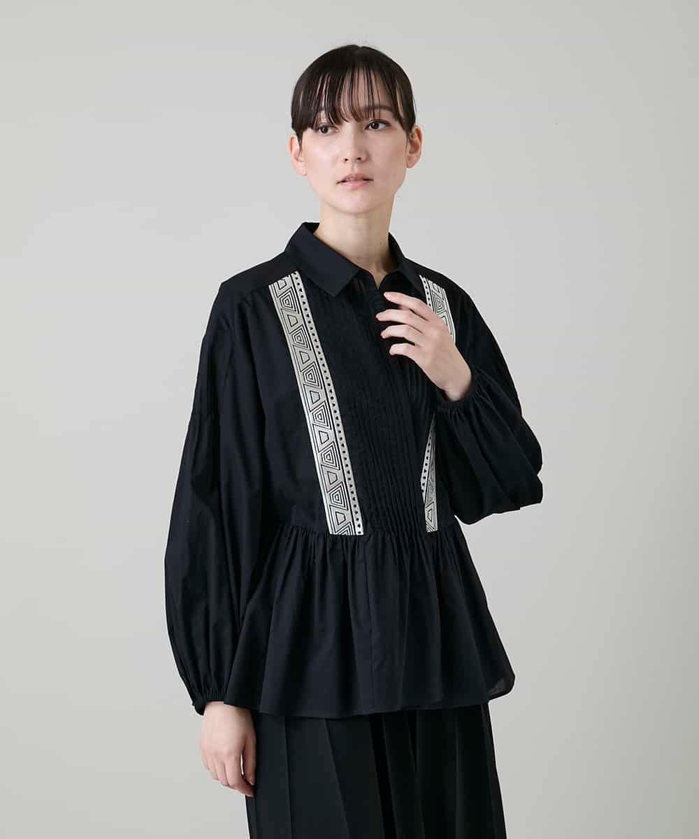 RHBGD04690 HIROKO KOSHINO(ヒロココシノ) 刺繍アクセントカシュクールブラウス/洗える ブラック