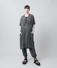RHEJB22890 HIROKO KOSHINO(ヒロココシノ) 幾何シャイニープリントワンピース/日本製/洗える ブラック