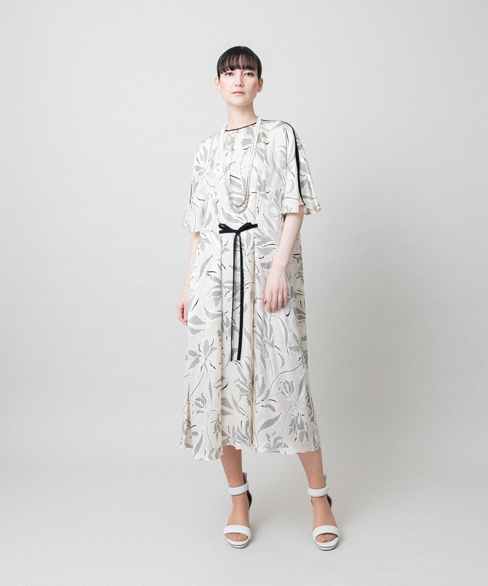 RHEXD10120 HIROKO KOSHINO(ヒロココシノ) ラインフラワーワンピース /日本製/洗える アイボリー