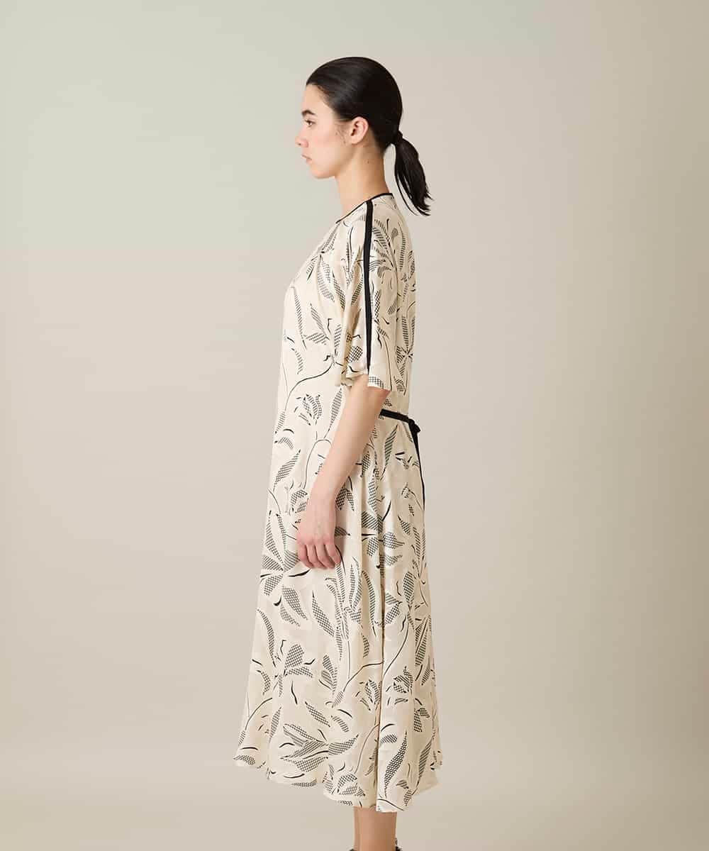 RHEXD10120 HIROKO KOSHINO(ヒロココシノ) ラインフラワーワンピース /日本製/洗える アイボリー