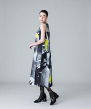 RHEYW21120 HIROKO KOSHINO(ヒロココシノ) SPRAY FLOWER バックプリーツワンピース/日本製/洗える グレー