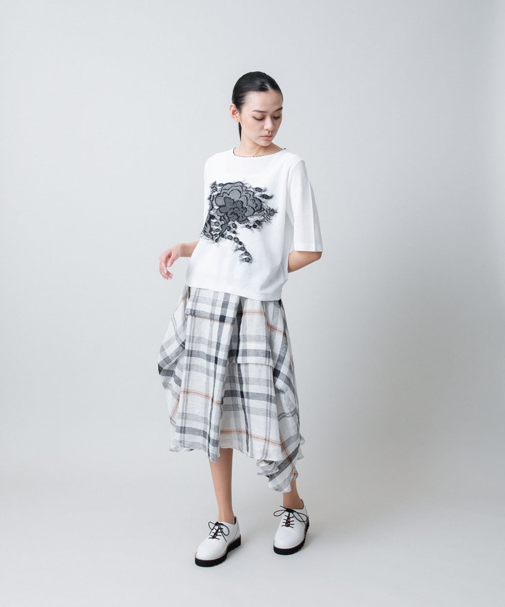 RHFGB21490 HIROKO KOSHINO(ヒロココシノ) アートフラワーデザインニットプルオーバー ホワイト