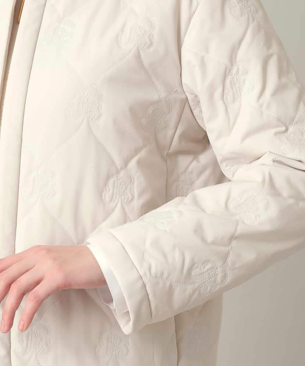 RHJED40890 HIROKO KOSHINO(ヒロココシノ) ロゴ刺繍キルティング中綿入りジャケット アイボリー