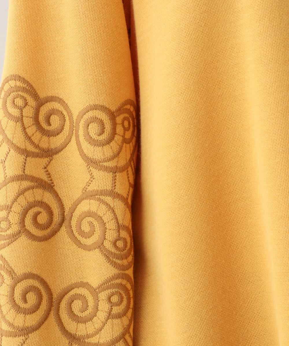 RHKAW17560 HIROKO KOSHINO(ヒロココシノ) 【日本製/洗える】アラベスク刺繍デザインプルオーバー イエロー