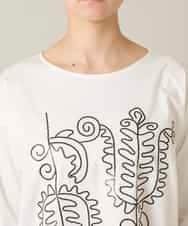 RHKFD03490 HIROKO KOSHINO(ヒロココシノ) ボタニカルモチーフ刺繍ロングTシャツ/洗える ホワイト