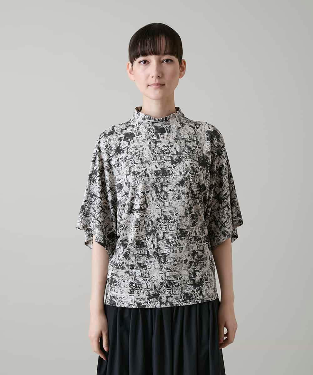 RHKGF30360 HIROKO KOSHINO(ヒロココシノ) アートプリントモックネックカットソー/日本製/洗える ベージュ
