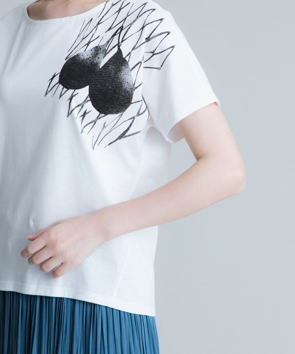 RHKHT42290 HIROKO KOSHINO(ヒロココシノ) 【洗える/日本製】洋梨プリントコンパクトTシャツ ホワイト