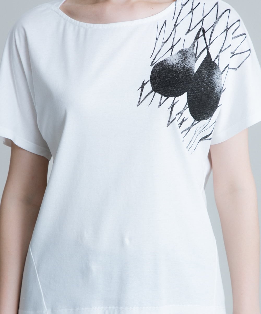 RHKHT42290 HIROKO KOSHINO(ヒロココシノ) 【洗える/日本製】洋梨プリントコンパクトTシャツ ホワイト