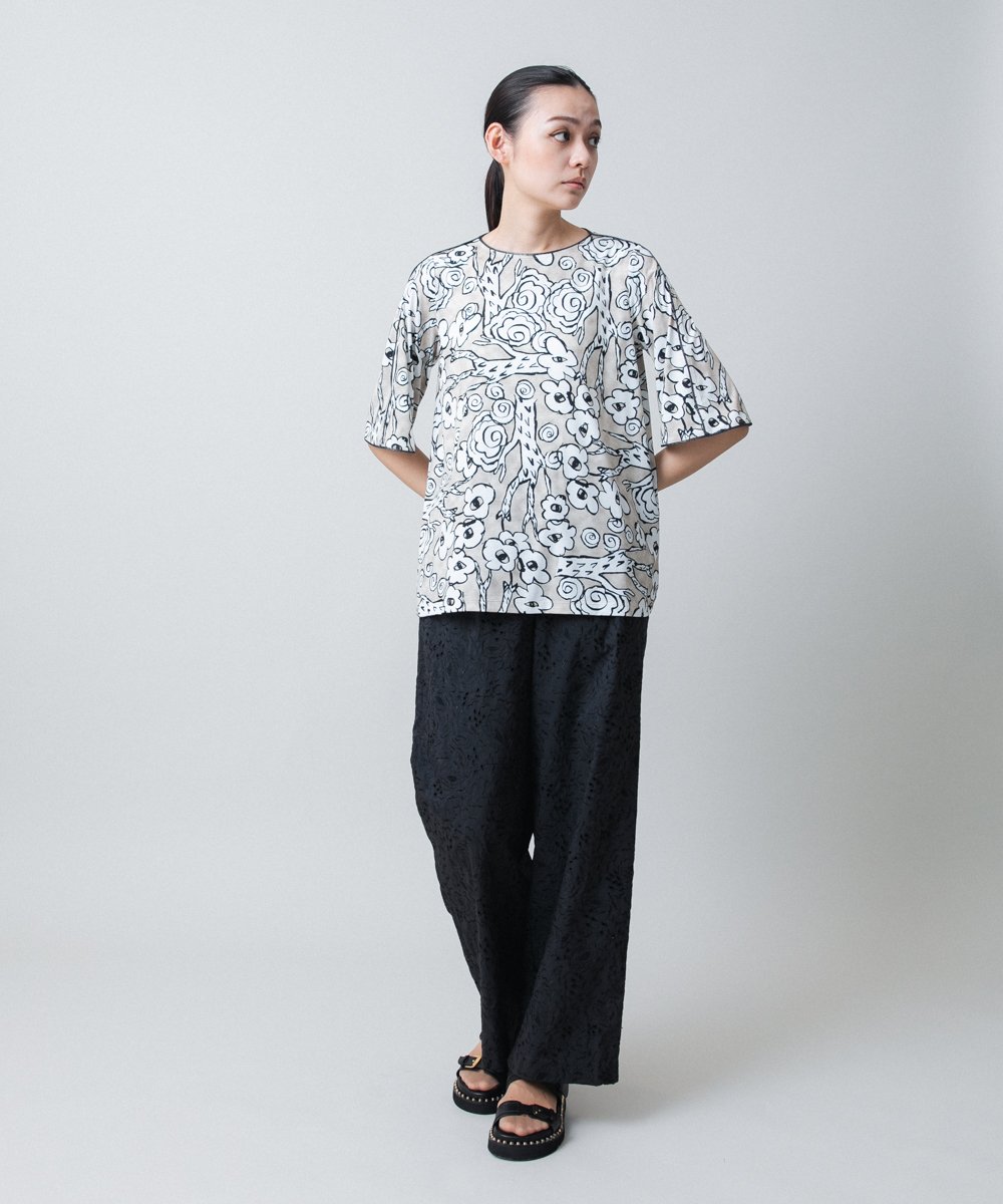 RHLGB22630 HIROKO KOSHINO(ヒロココシノ) フラワー刺繍ストレートワイドパンツ ブラック
