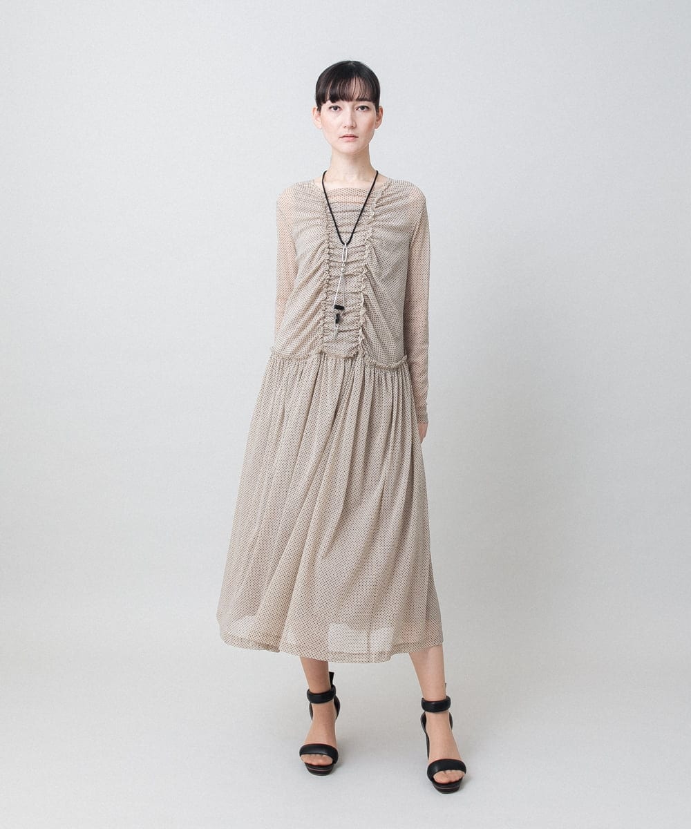 RHPGE23690 HIROKO KOSHINO(ヒロココシノ) シャーリングデザインシアーワンピース/日本製/洗える ベージュ