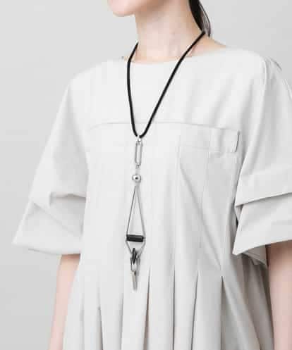 RK2GE02290 HIROKO KOSHINO メタルモチーフペンダント