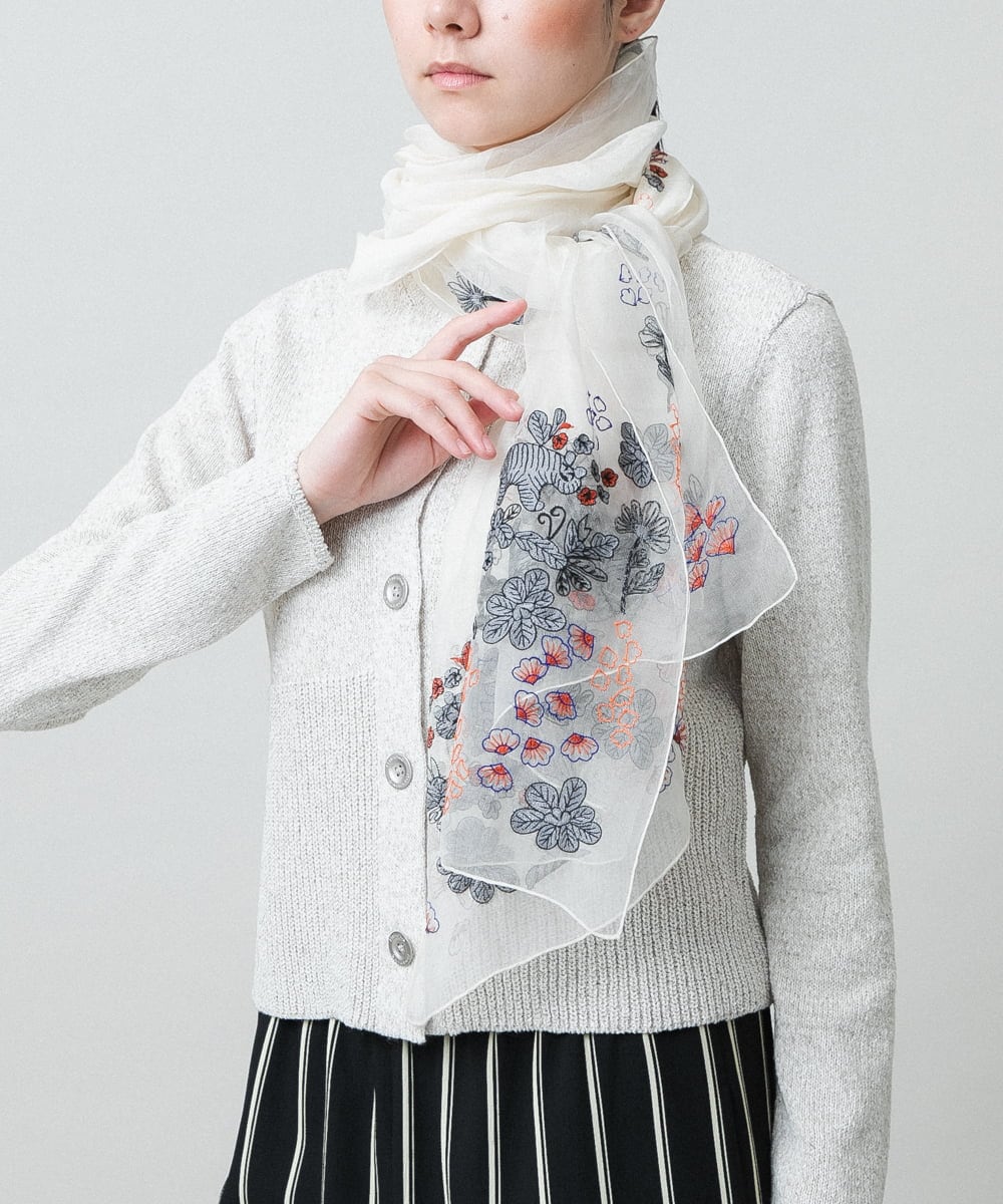 RK3GF02390 HIROKO KOSHINO(ヒロココシノ) オリエンタルアニマル刺繍ストール ホワイト